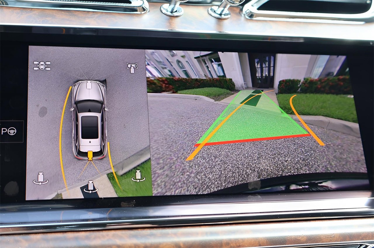 New 2025 Bentley Bentayga image 15