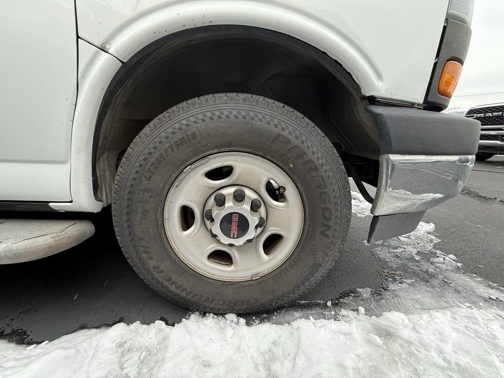 Used 2021 GMC Savana 2500 w/ Driver Convenience Package image 9