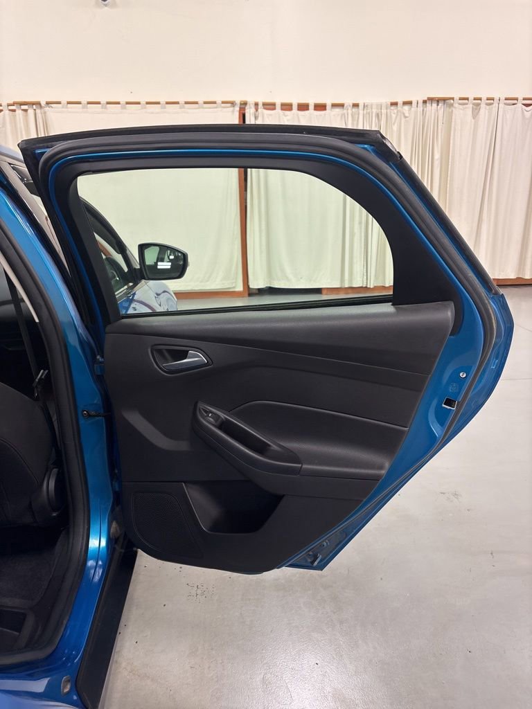 Used 2017 Ford Focus SE FWD image 29