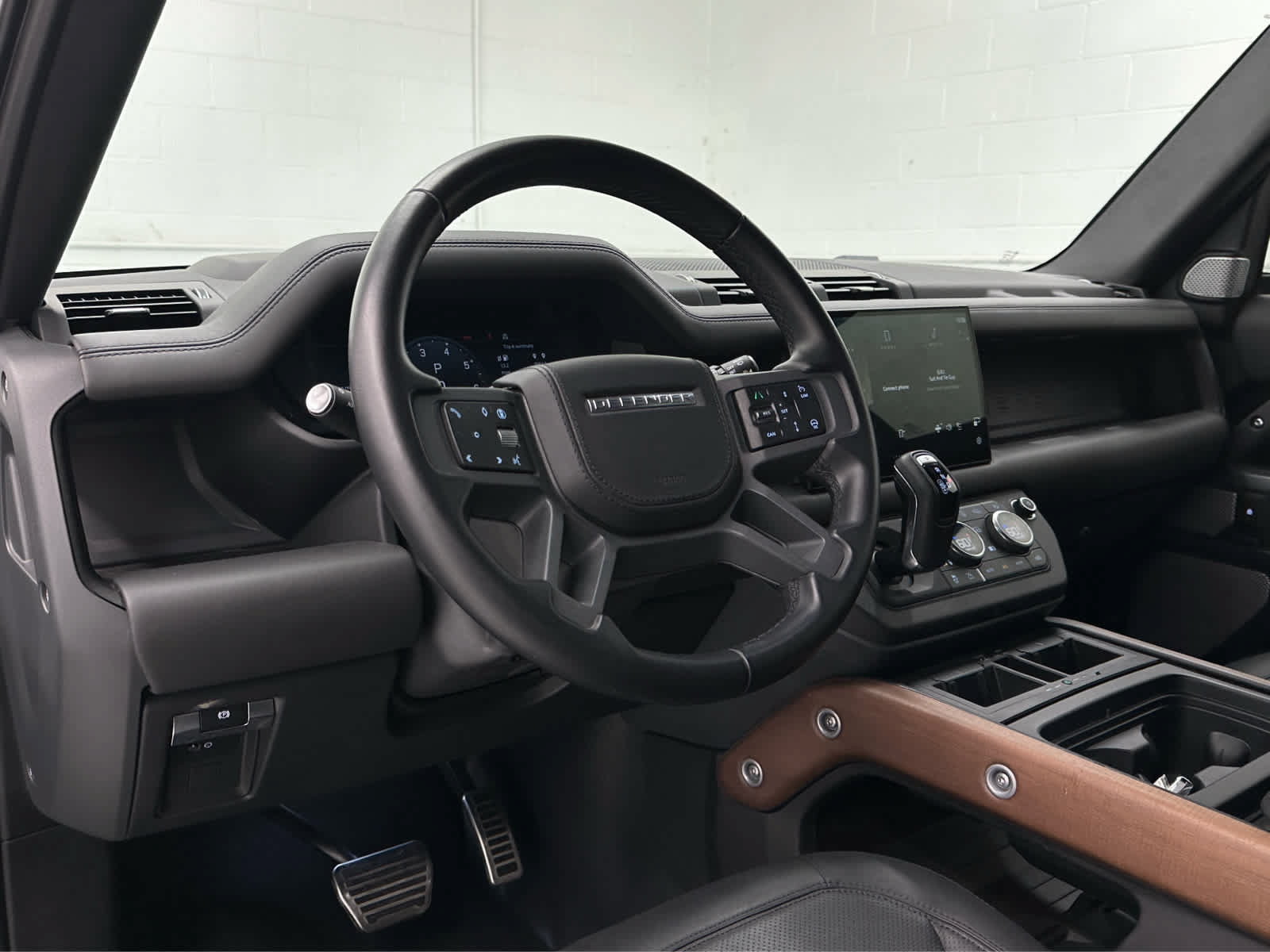 Used 2024 Land Rover Defender 130 X AWD/4WD image 10