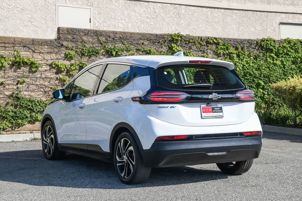 Used 2023 Chevrolet Bolt LT w/ Infotainment Package FWD image 8