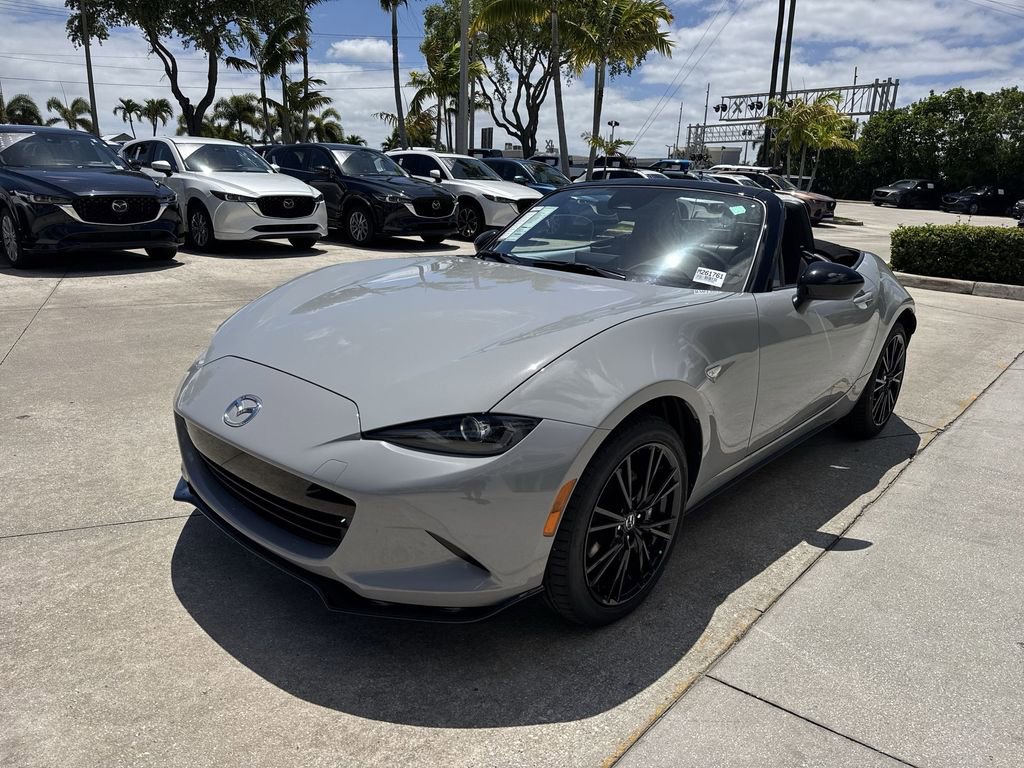 New 2026 MAZDA MX-5 Miata Club w/ Interior Package RWD image 9
