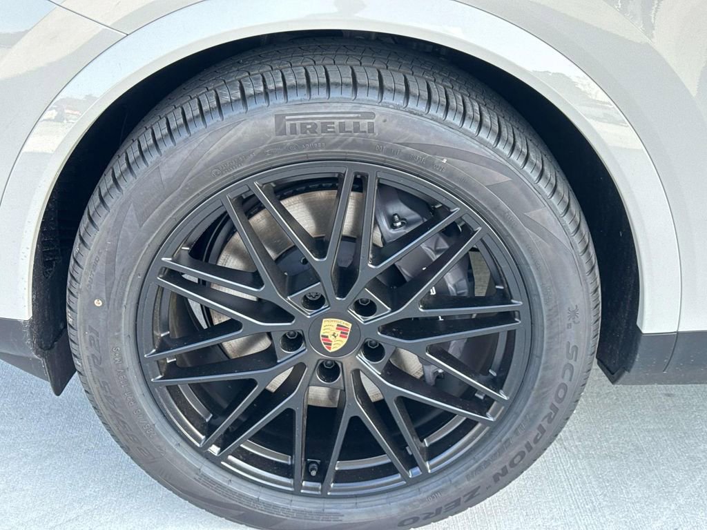 New 2026 Porsche Cayenne Coupe image 8