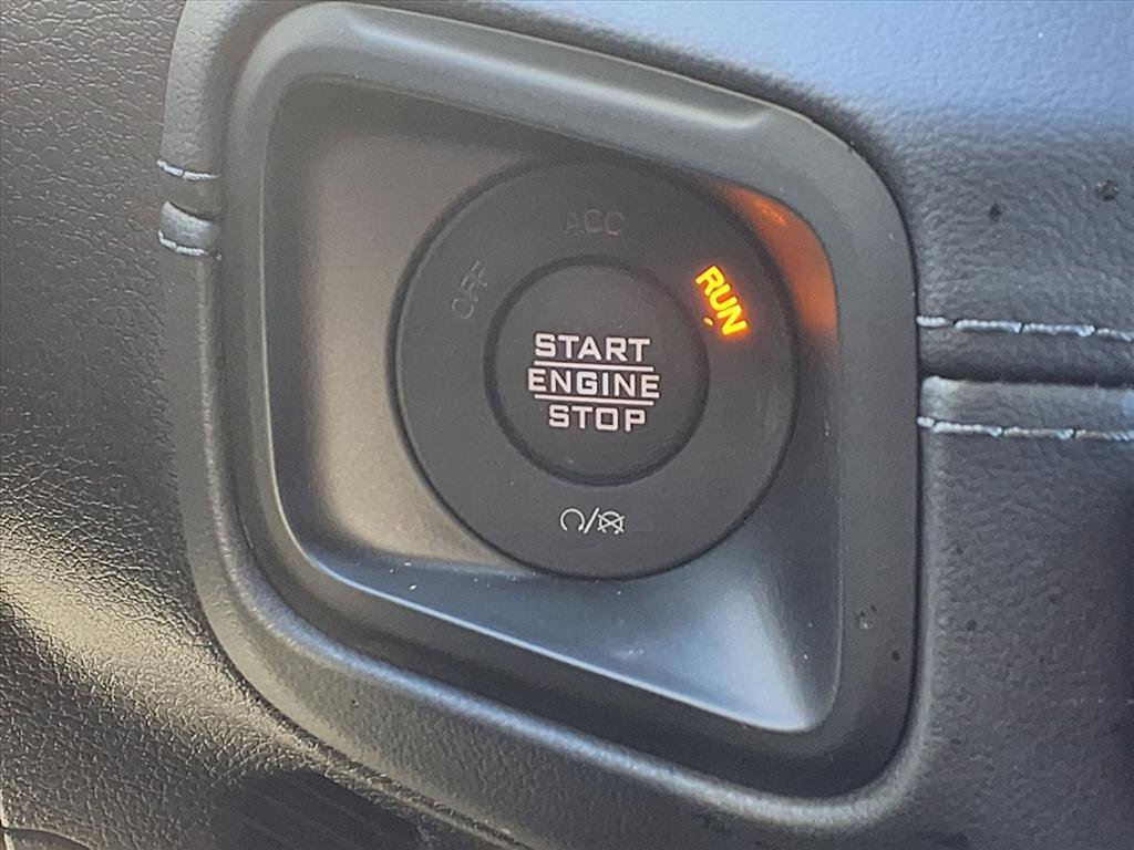 Used 2024 Jeep Gladiator Sport image 8