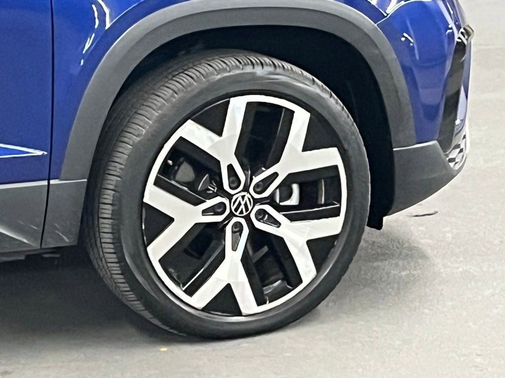 Used 2023 Volkswagen Taos SEL image 38