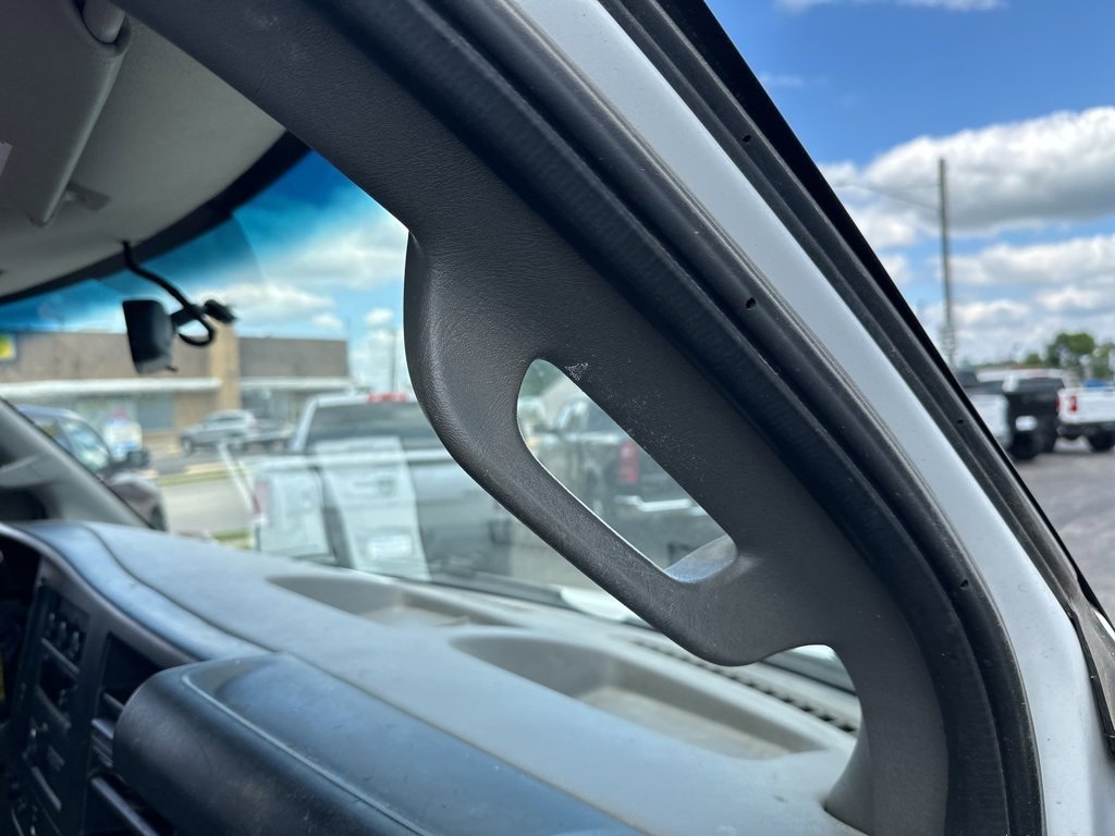 Used 2018 Chevrolet Express 2500 Work Van image 28