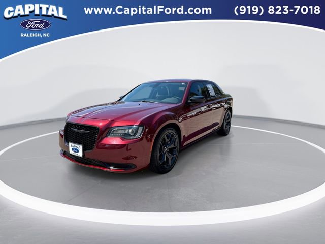 Used 2023 Chrysler 300 Touring w/ Sport Appearance Package RWD image 4