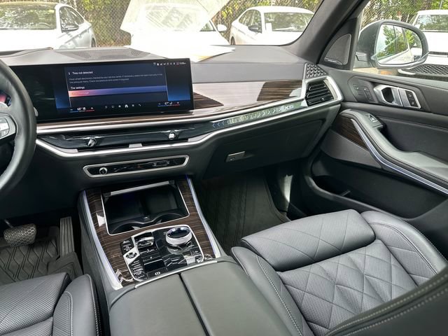 Used 2025 BMW X5 xDrive50e w/ Executive Package AWD/4WD image 16