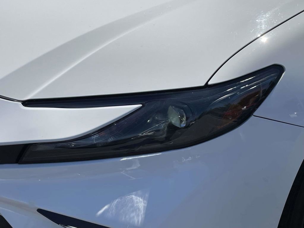 Used 2025 Toyota Camry SE w/ Convenience Package FWD image 7