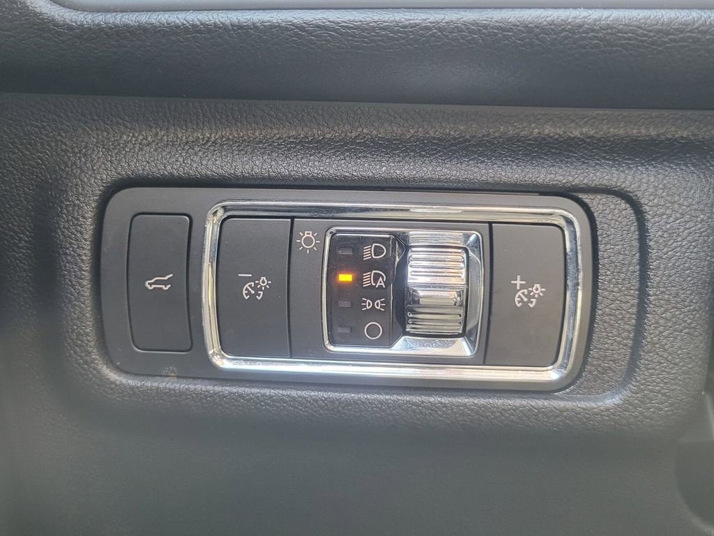 Used 2022 Lincoln Corsair AWD w/ Equipment Group 101A image 22