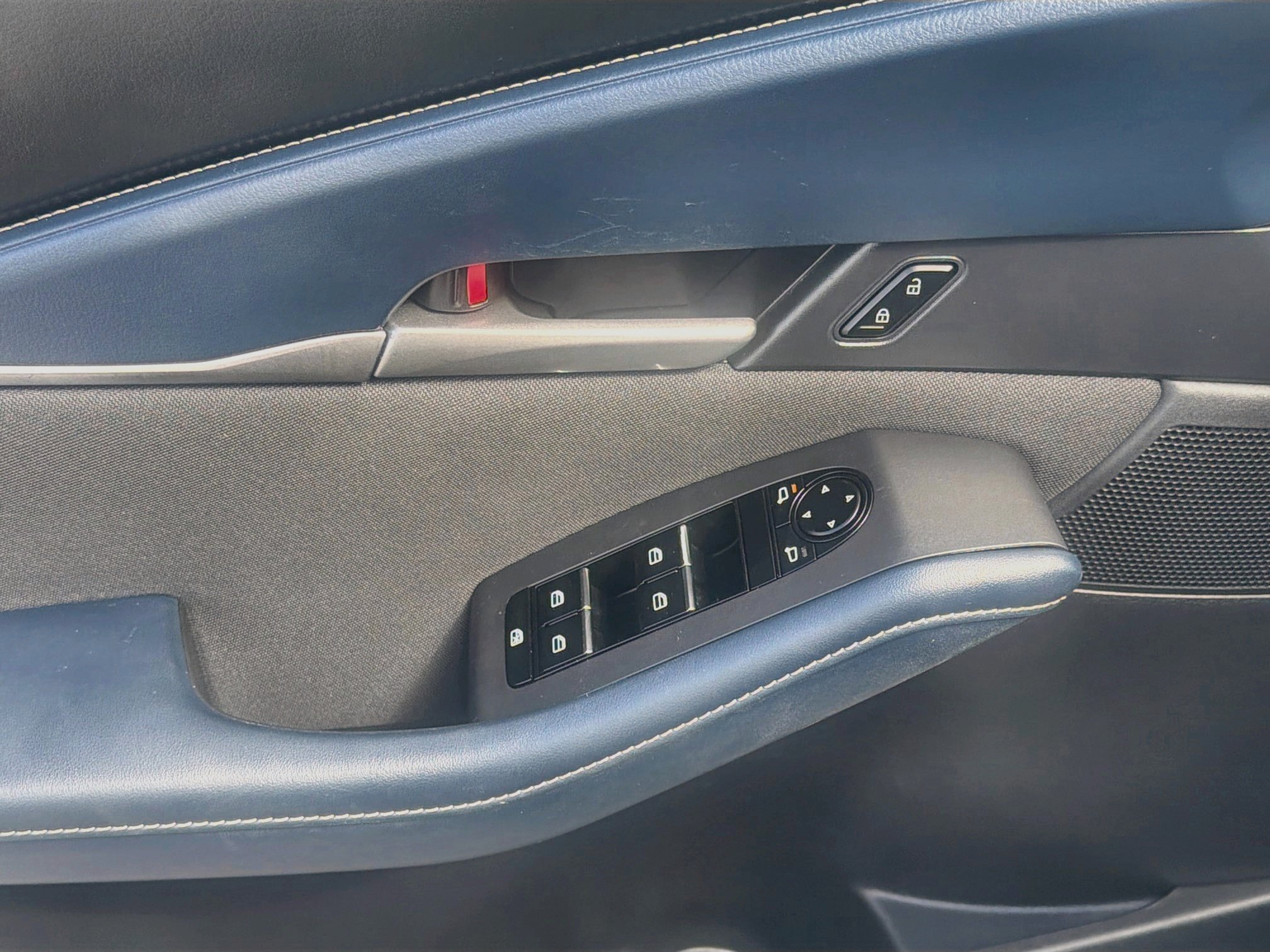 Used 2020 MAZDA CX-30 FWD image 17