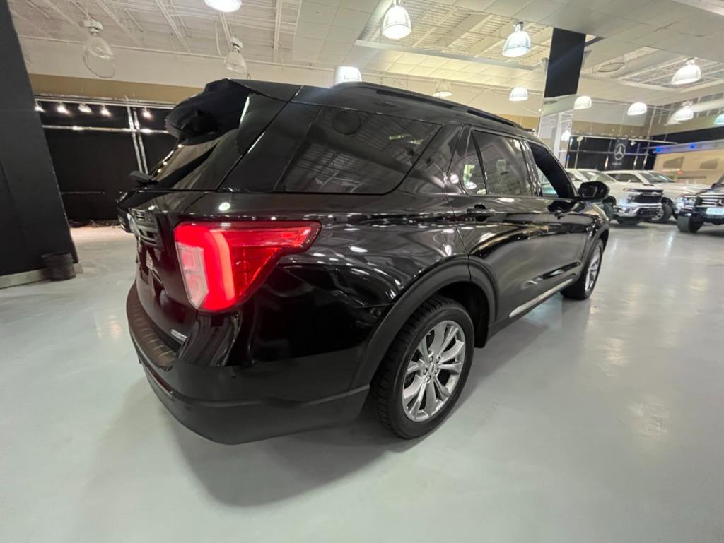 Used 2020 Ford Explorer XLT w/ Equipment Group 202A AWD/4WD image 6