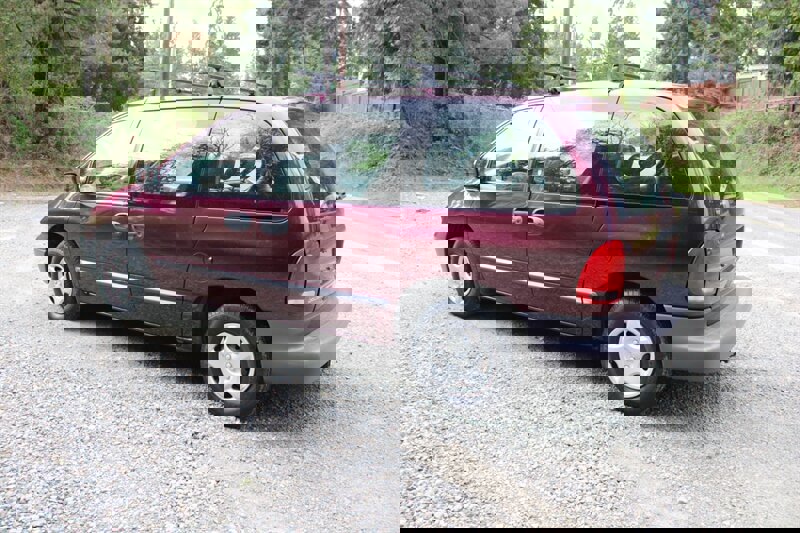 Used 1999 Dodge Caravan image 4