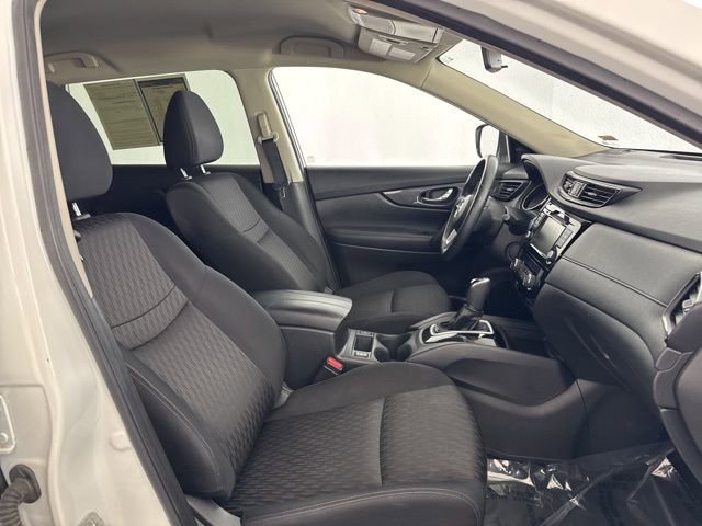 Used 2019 Nissan Rogue SV image 25