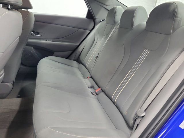 Used 2022 Hyundai Elantra SEL FWD image 11