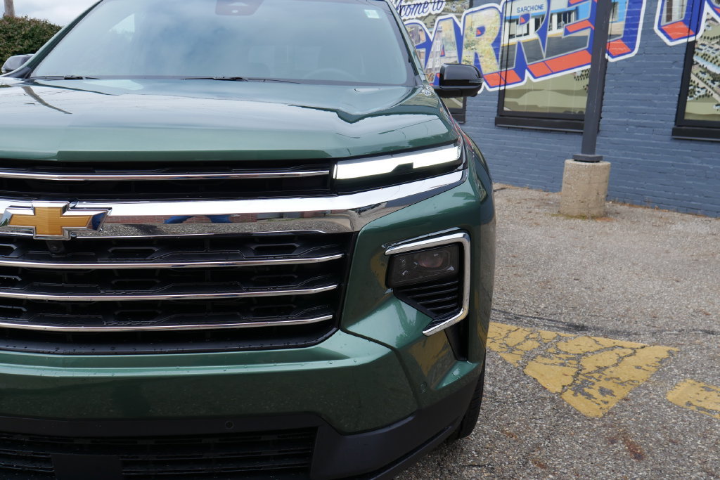New 2027 Chevrolet Traverse LT w/ Enhanced Driving Package AWD/4WD image 3