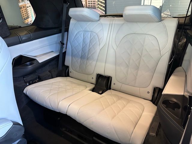 New 2026 BMW X7 xDrive40i image 25