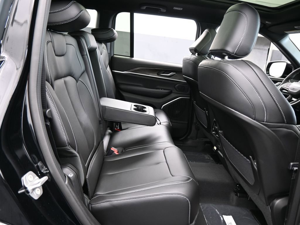 New 2026 Jeep Grand Cherokee Limited w/ Limited Altitude Package RWD image 36