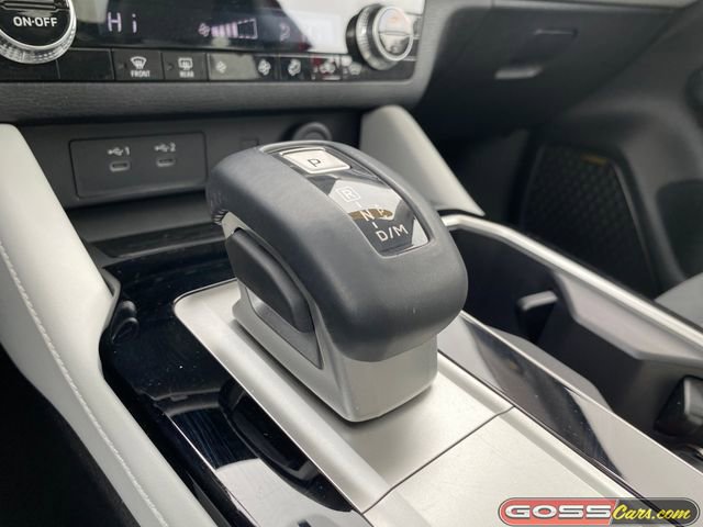 Used 2025 Mitsubishi Outlander SE image 13