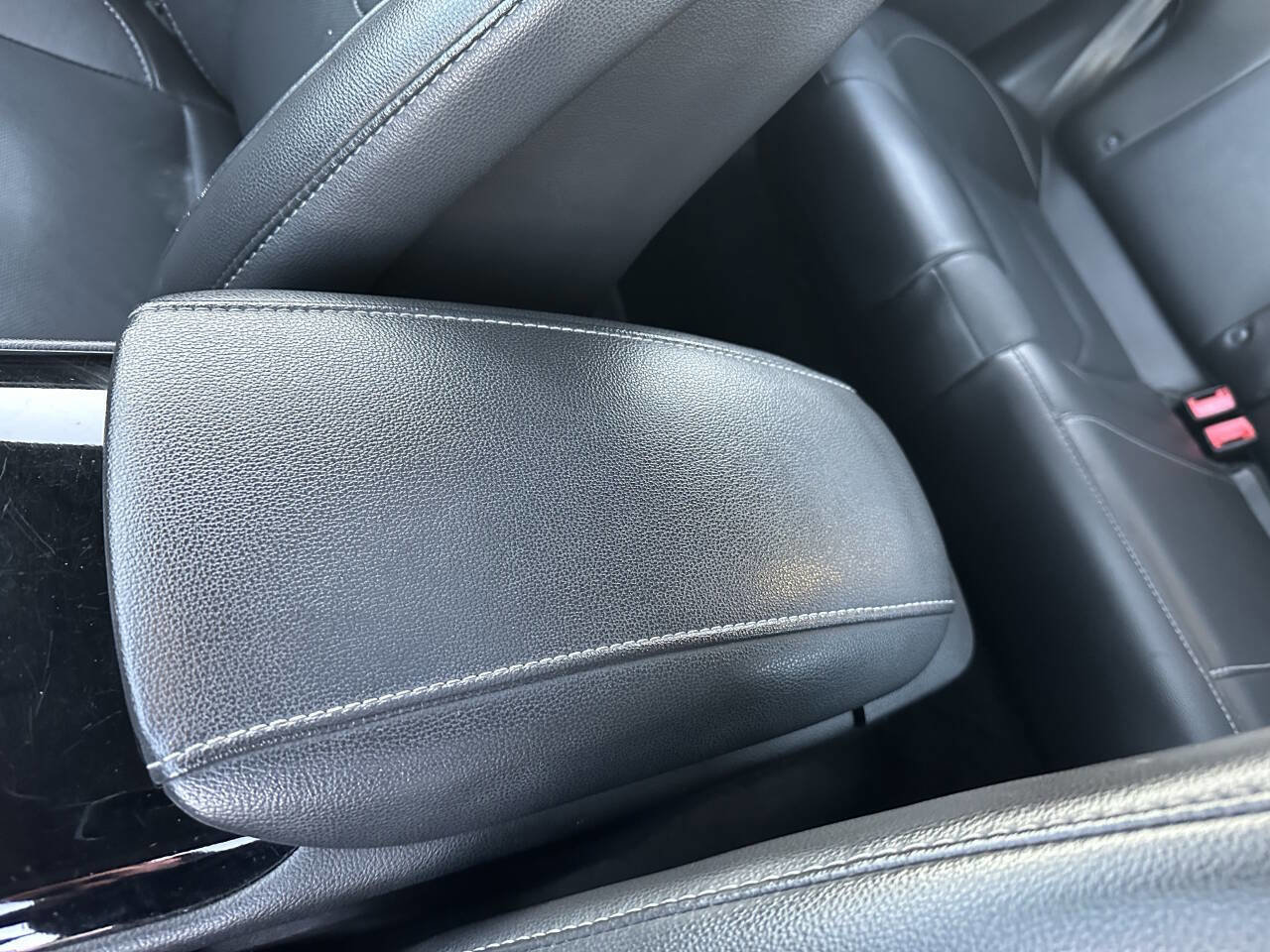 Used 2016 Ford Fusion Titanium image 33