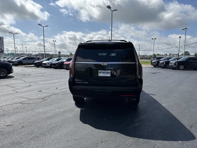 Used 2019 Cadillac Escalade Luxury AWD/4WD image 4