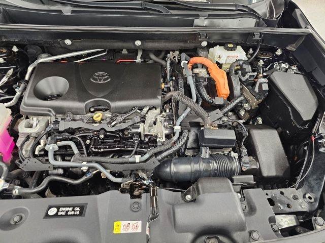 Used 2021 Toyota RAV4 LE AWD/4WD image 39