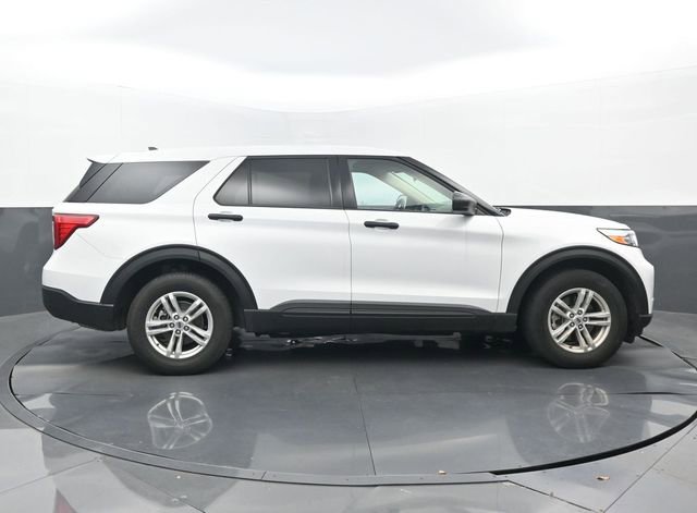 Used 2022 Ford Explorer 4WD w/ Class IV Trailer Tow Package image 2