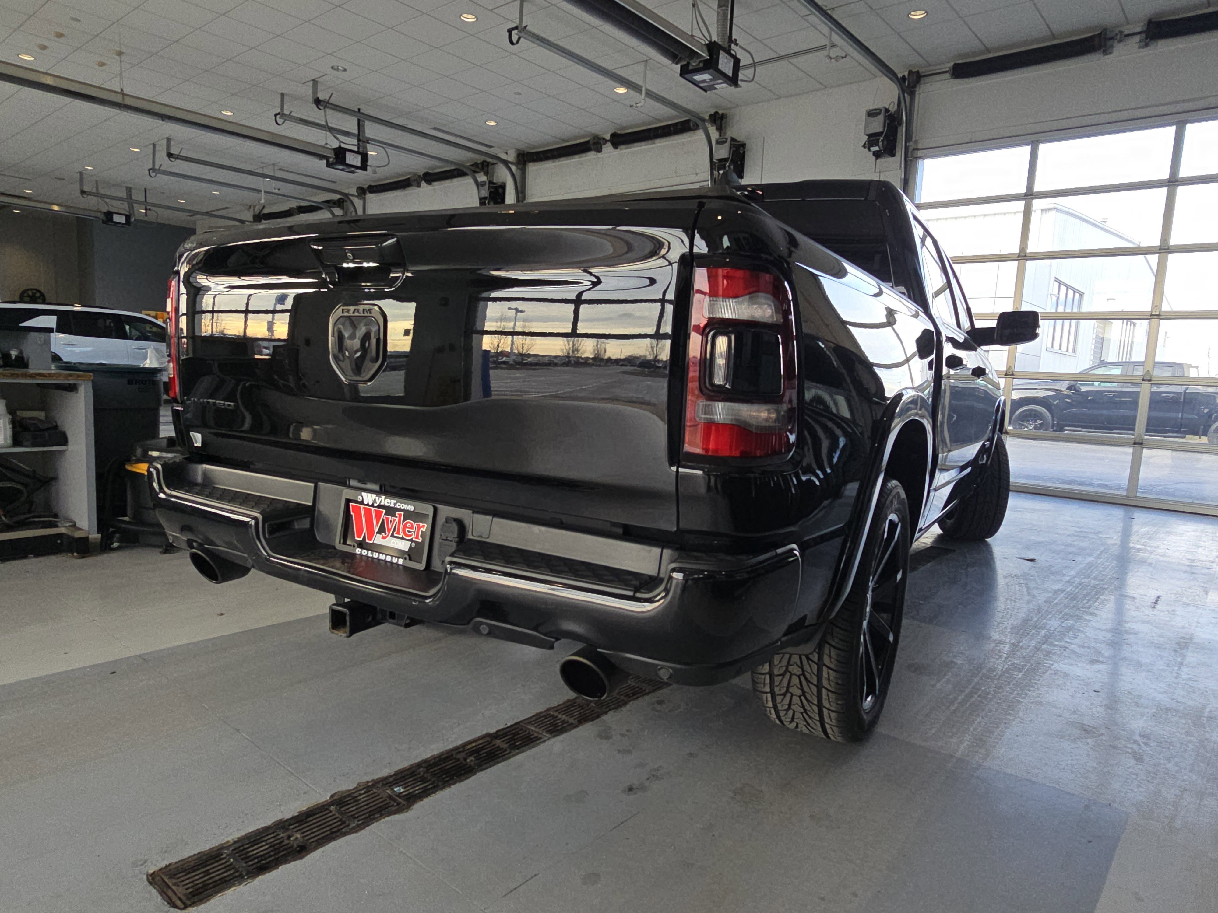 Used 2022 RAM 1500 Limited image 16