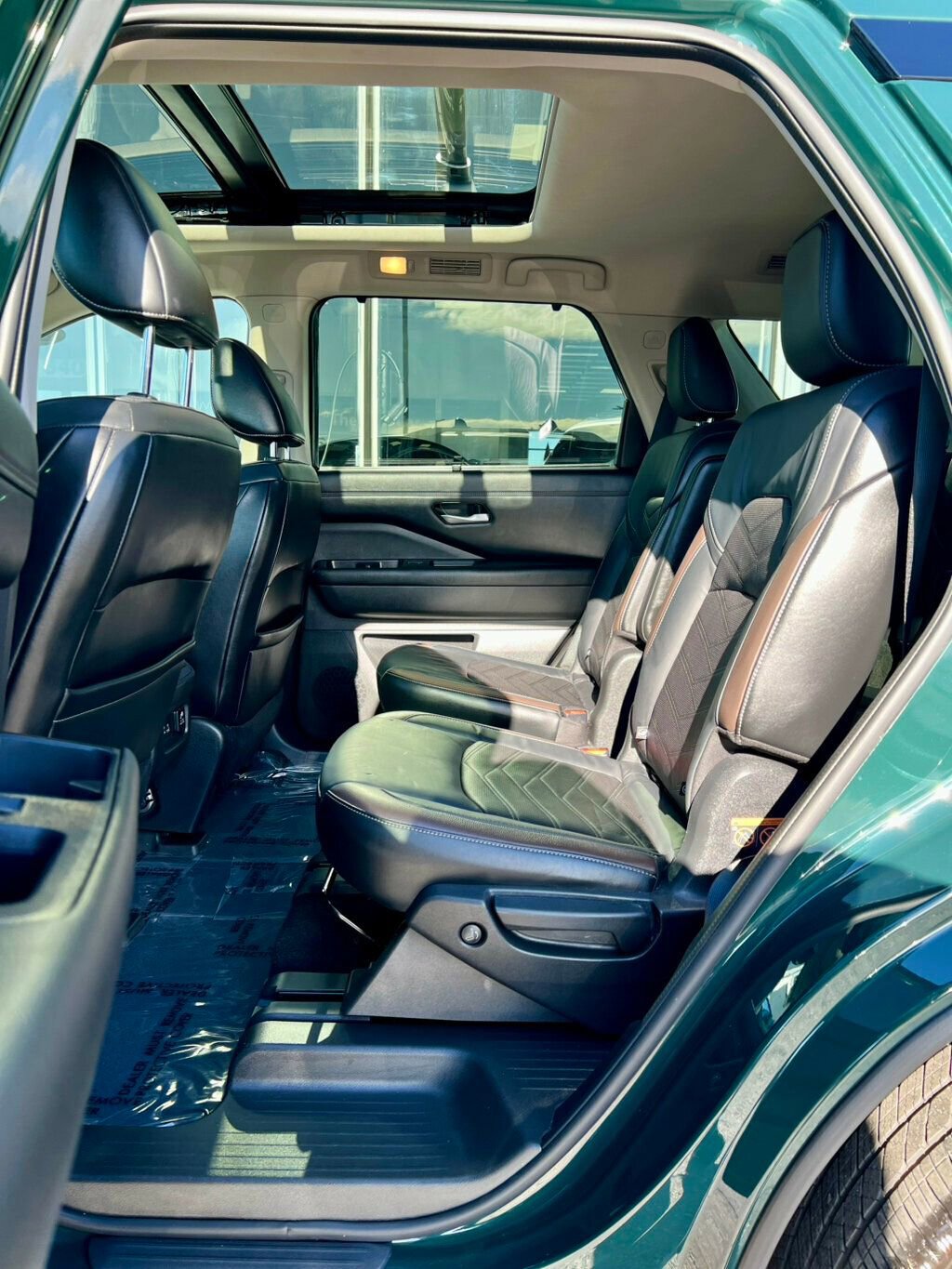 Used 2022 Nissan Pathfinder Platinum w/ Cargo Package image 13