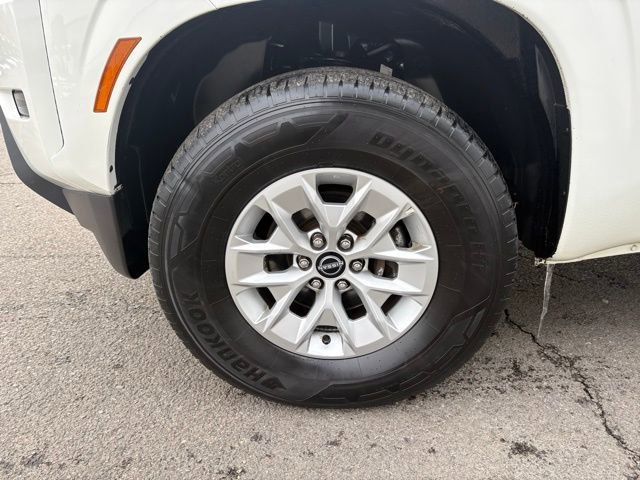 Used 2024 Nissan Frontier SV image 13