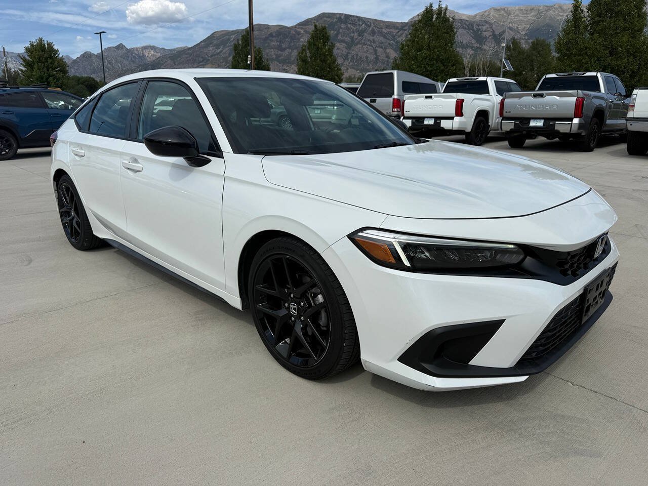 Used 2023 Honda Civic Sport image 1
