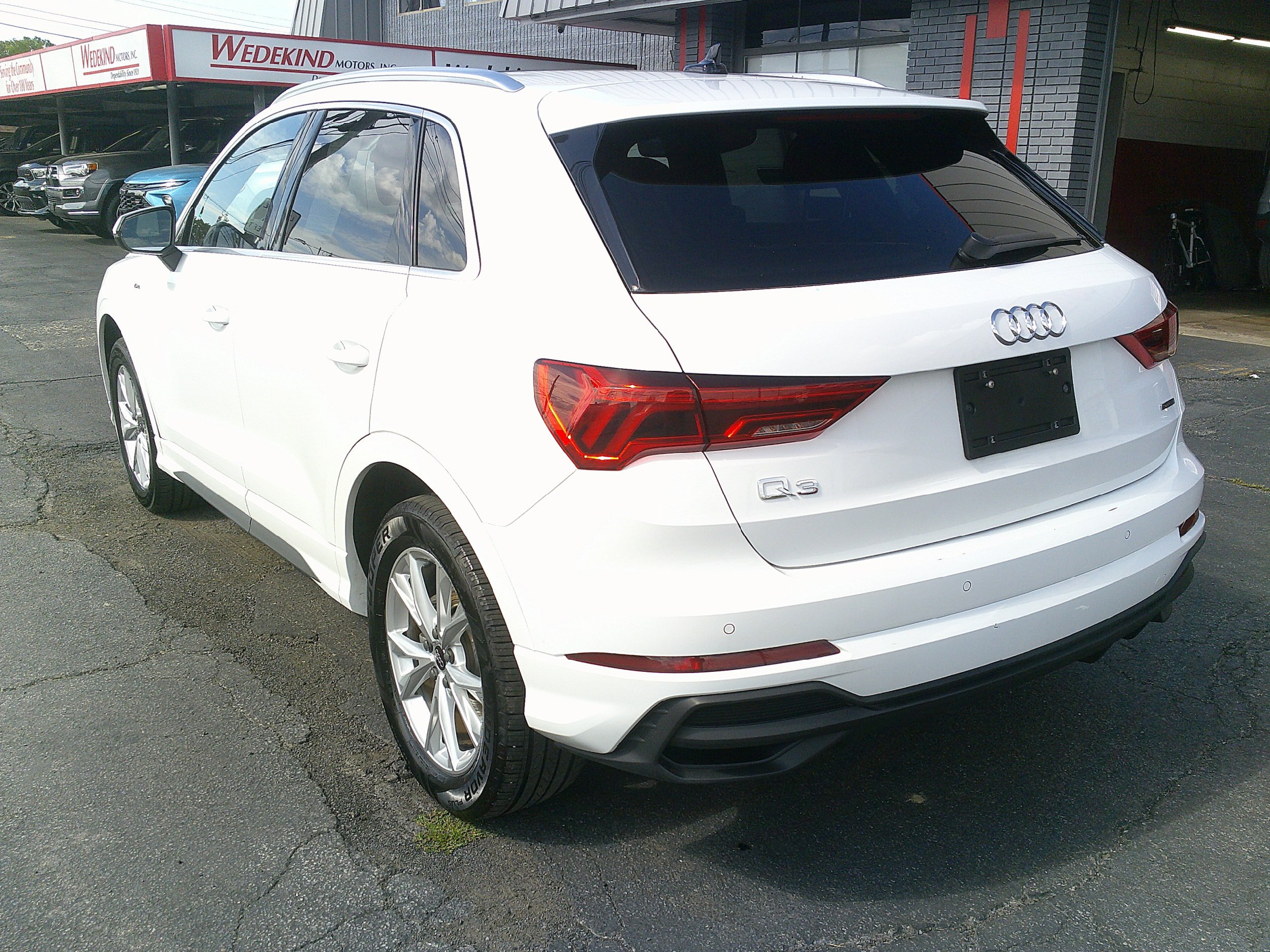 Used 2025 Audi Q3 2.0T Premium AWD/4WD image 12