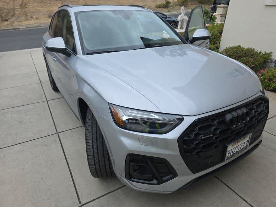 Used 2023 Audi Q5 e Prestige w/ Prestige Package AWD/4WD image 3