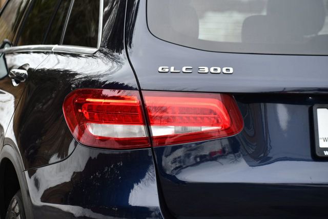 Used 2018 Mercedes-Benz GLC 300 GLC 300 4MATIC SUV w/ Multimedia Package image 7