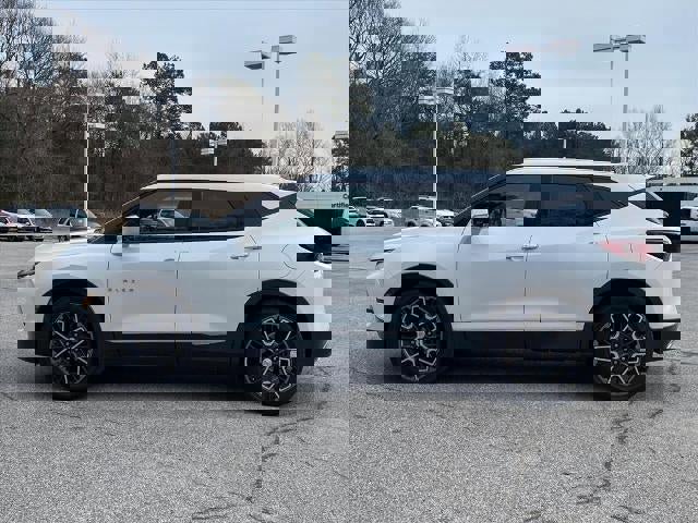 Certified 2023 Chevrolet Blazer Premier w/ Driver Confidence II Package image 6