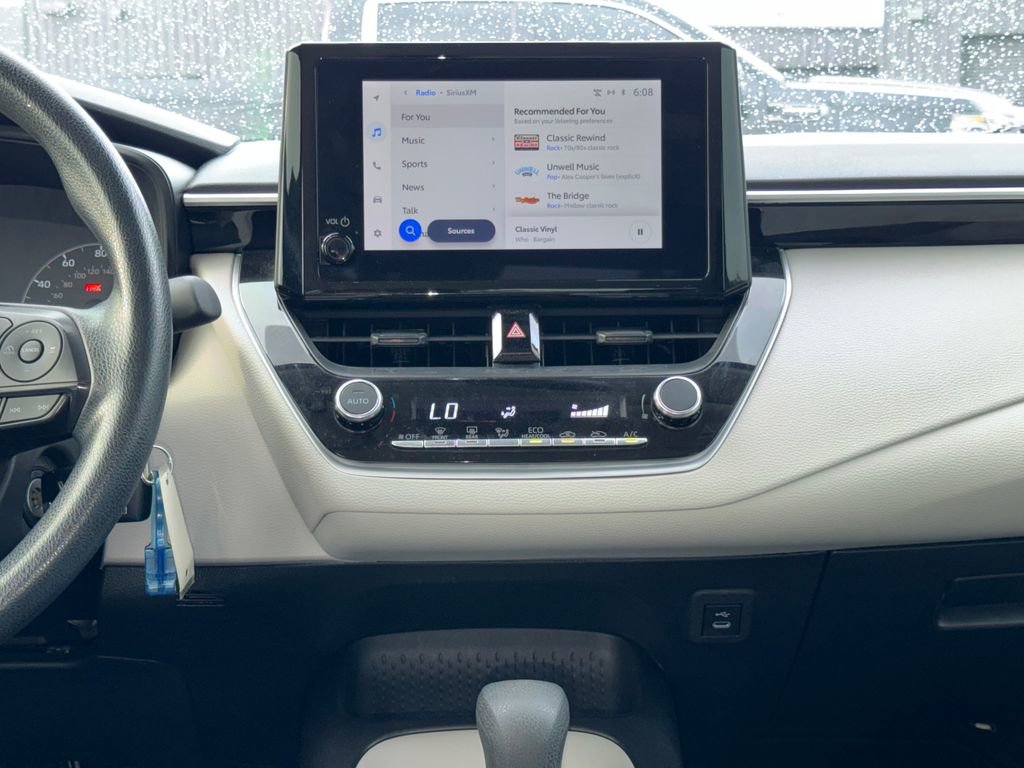 Used 2025 Toyota Corolla LE image 20