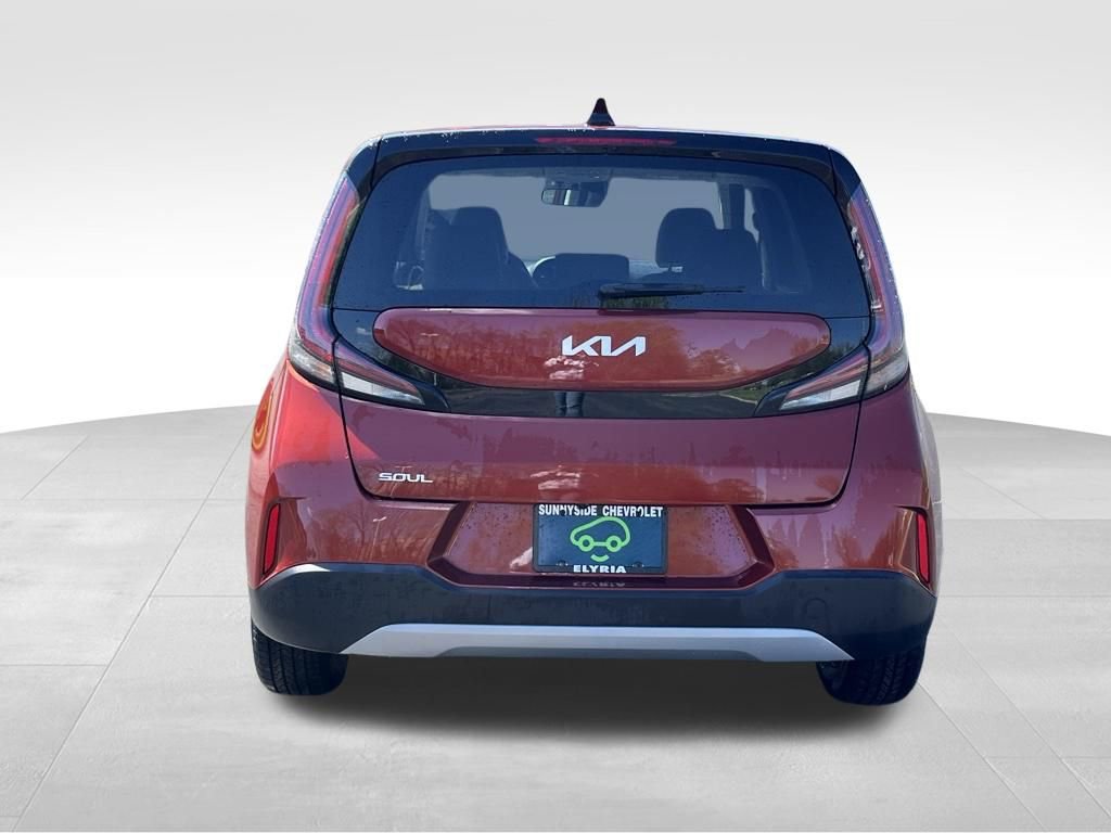Used 2023 Kia Soul LX FWD image 3