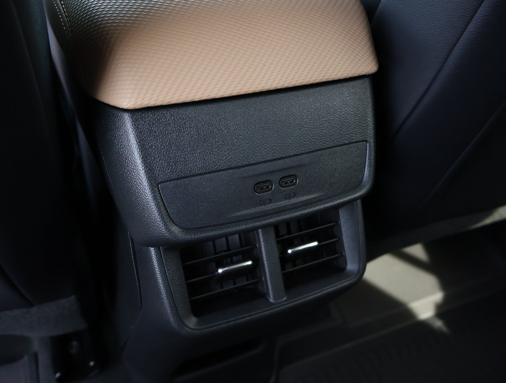 New 2027 Chevrolet Equinox ACTIV w/ Safety and Technology Package FWD image 21