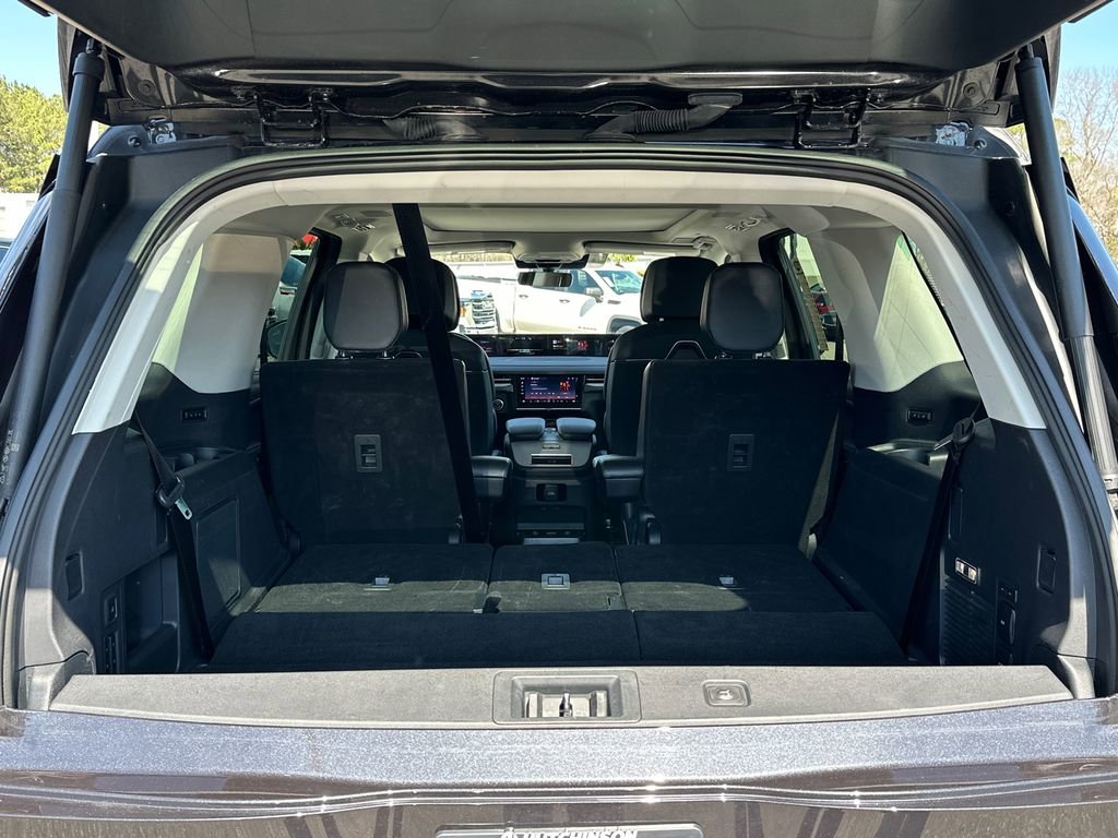 Used 2025 Lincoln Navigator Reserve image 18