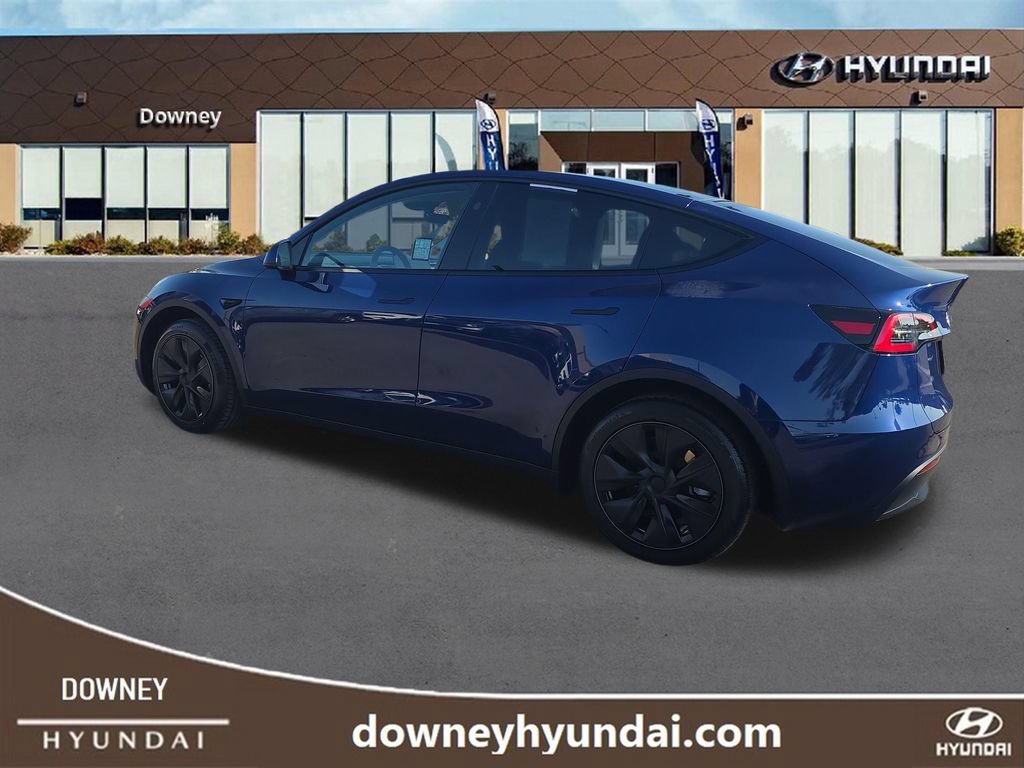 Used 2025 Tesla Model Y Long Range RWD image 3
