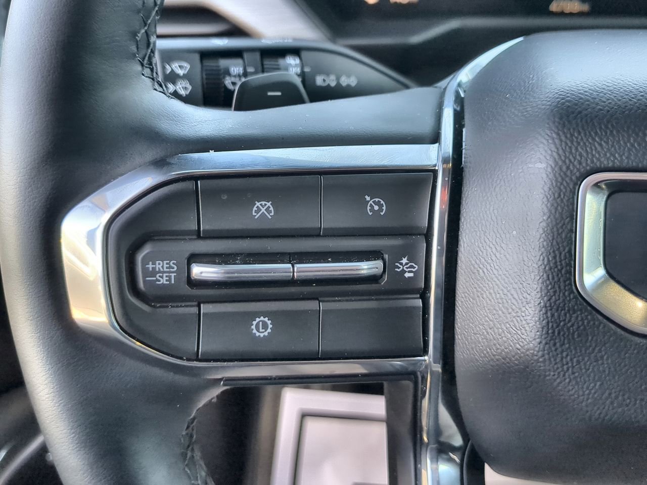 Used 2025 GMC Acadia Elevation w/ Elevation Premium Package image 35