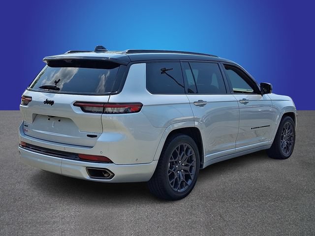 Used 2025 Jeep Grand Cherokee L Summit w/ Advanced Protech Group IV AWD/4WD image 4