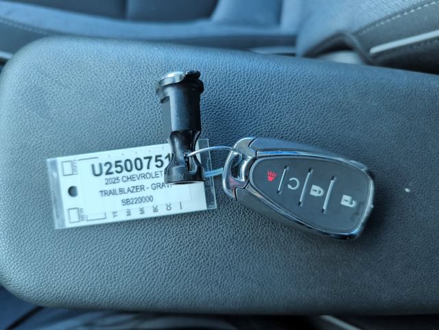 Used 2025 Chevrolet TrailBlazer LT AWD/4WD image 27