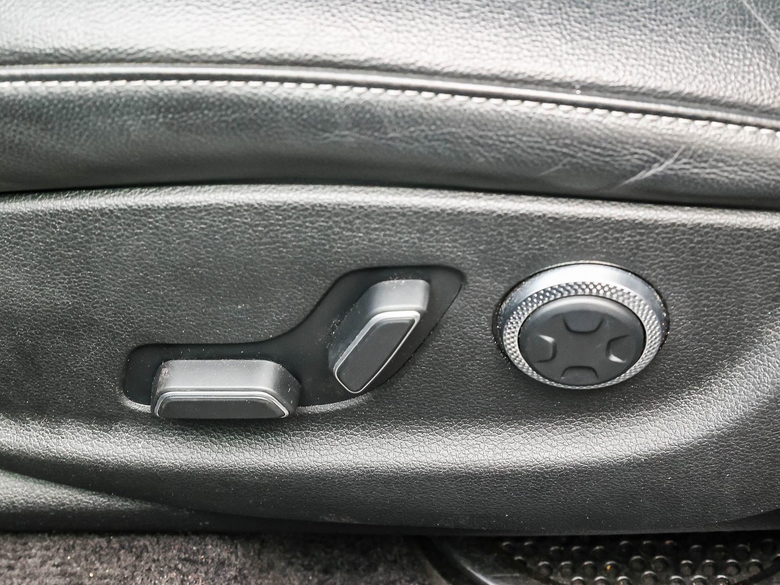 Used 2025 Genesis GV80 2.5T Standard image 23