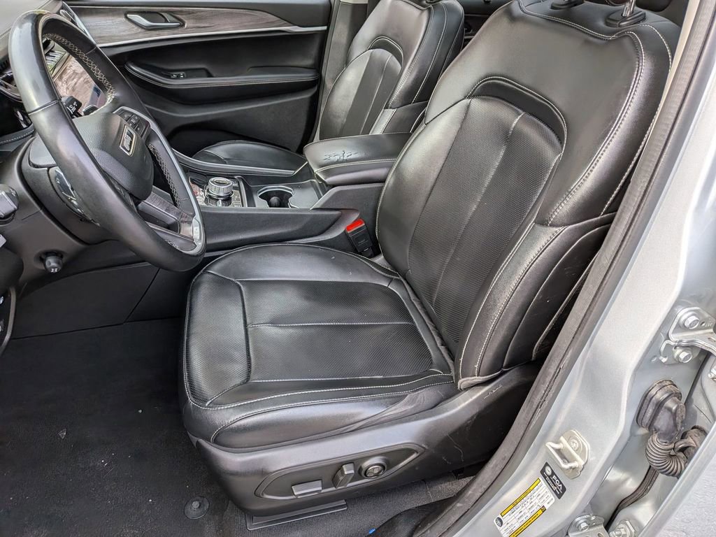 Used 2023 Jeep Grand Cherokee 30th Anniversary image 27