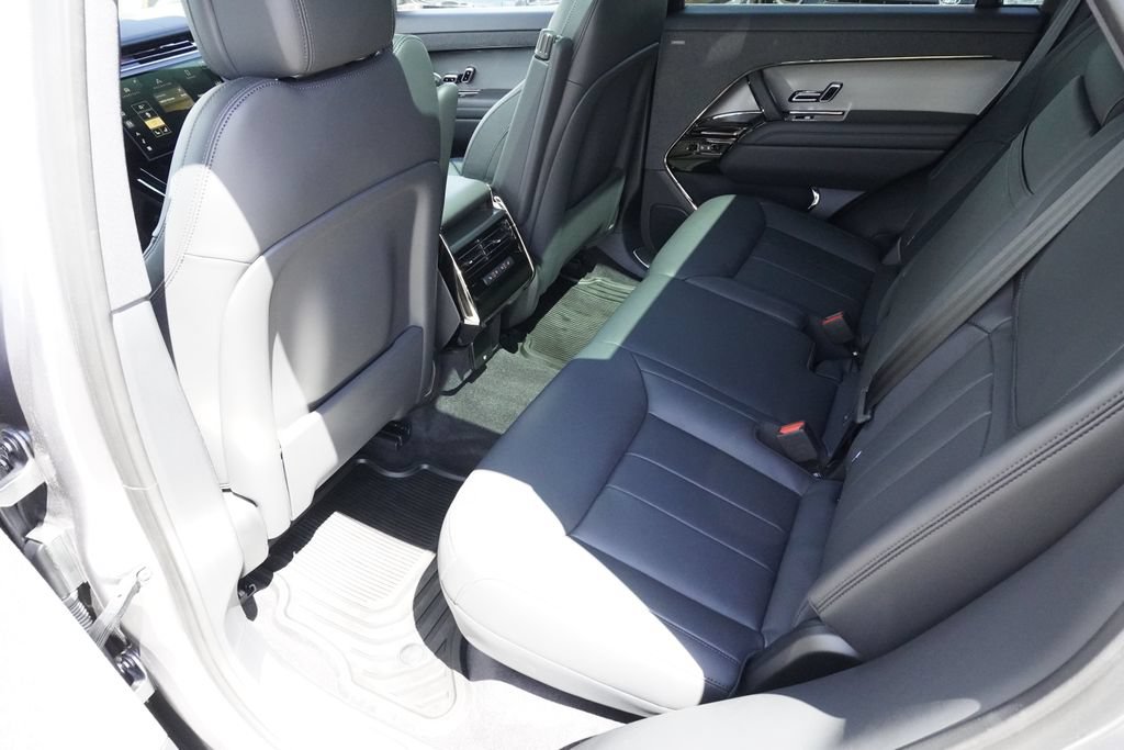Used 2025 Land Rover Range Rover Sport SE AWD/4WD image 29