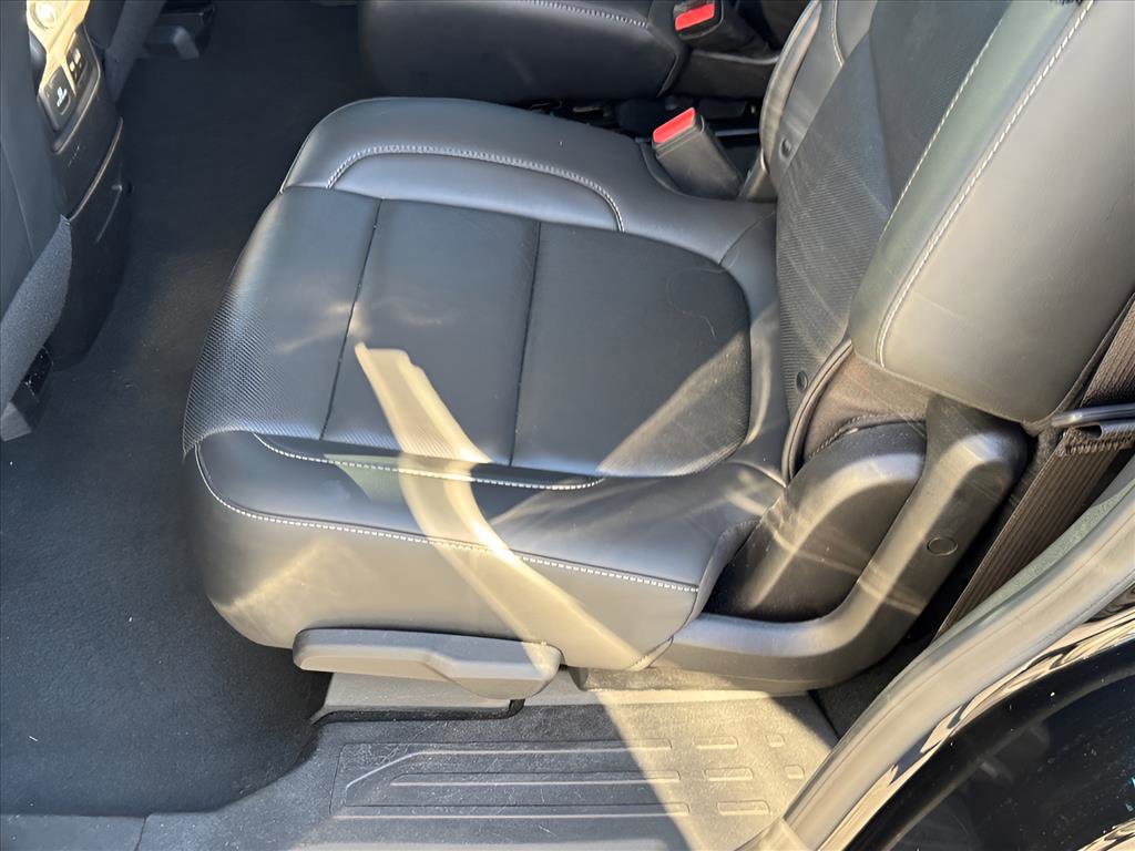 Used 2023 GMC Acadia SLT image 11