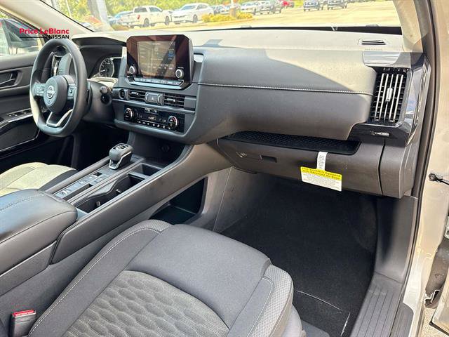 Certified 2025 Nissan Pathfinder S FWD image 13