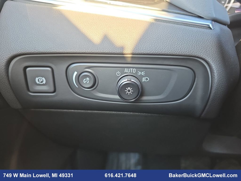 Used 2021 Buick Enclave Essence image 27