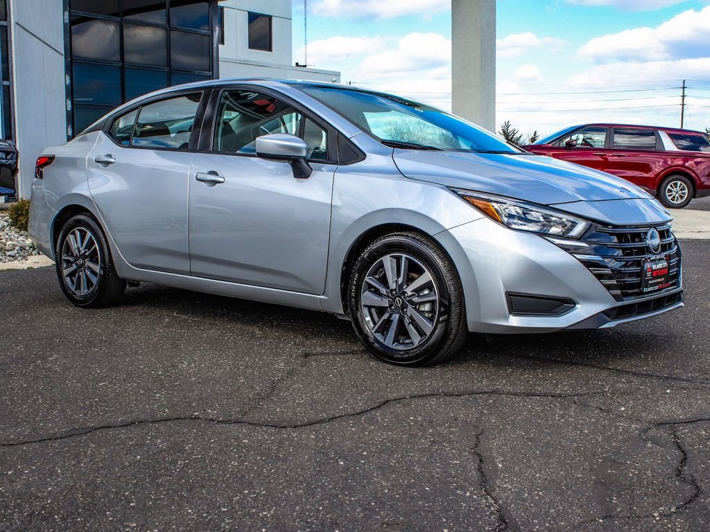 Used 2025 Nissan Versa SV FWD image 3